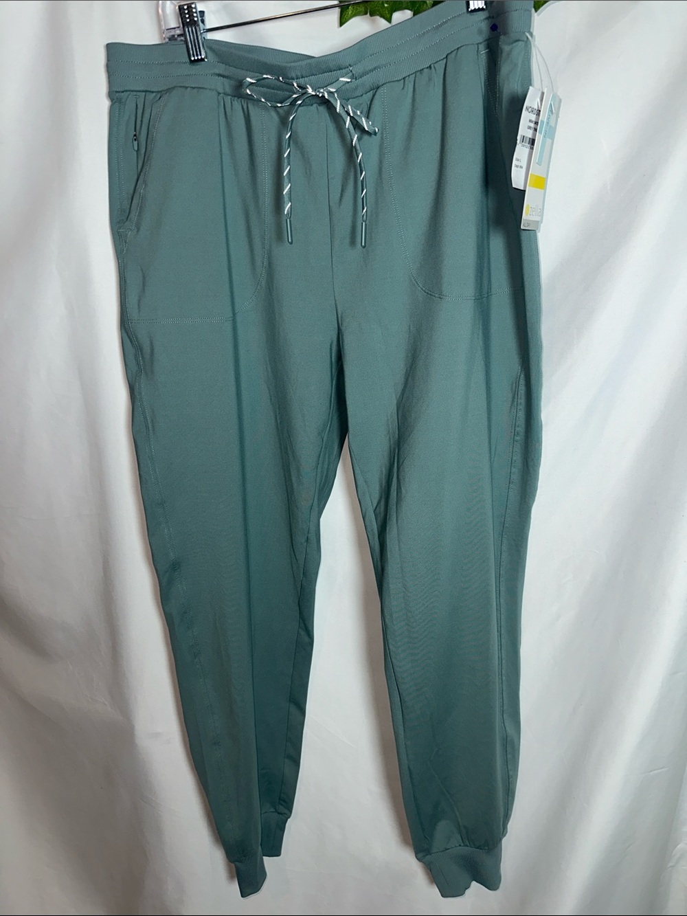 Zella Women’s Sage Green Jogger Pants
